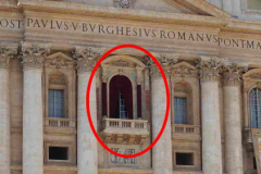 The balcony in St. Peter's Basilica from which the pope speaks on Easter and Christmas